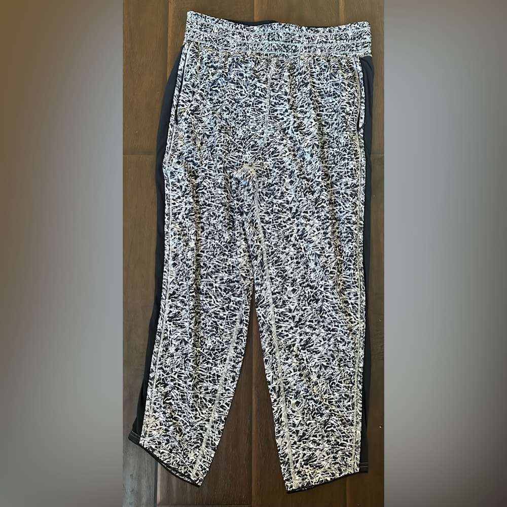 EUC 💎 Lululemon - For Love Crop Size 6 - Picture 8 of 10